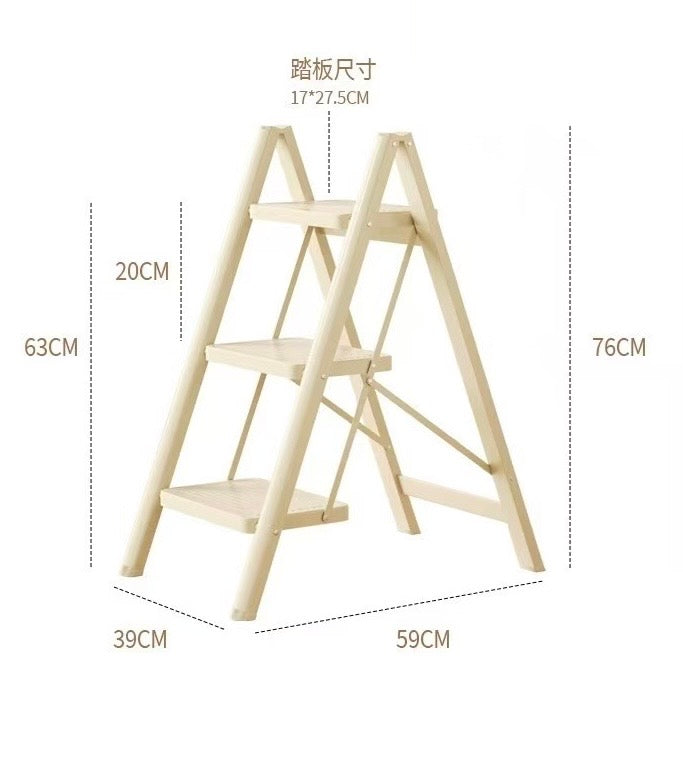 白色三步驟樓梯