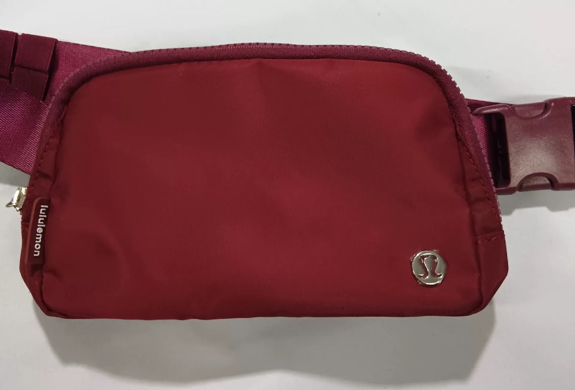 lululemon出遊小腰包