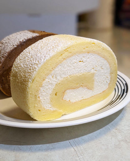 Japanese gluten-free raw milk cake rolls (frozen) 4 pieces